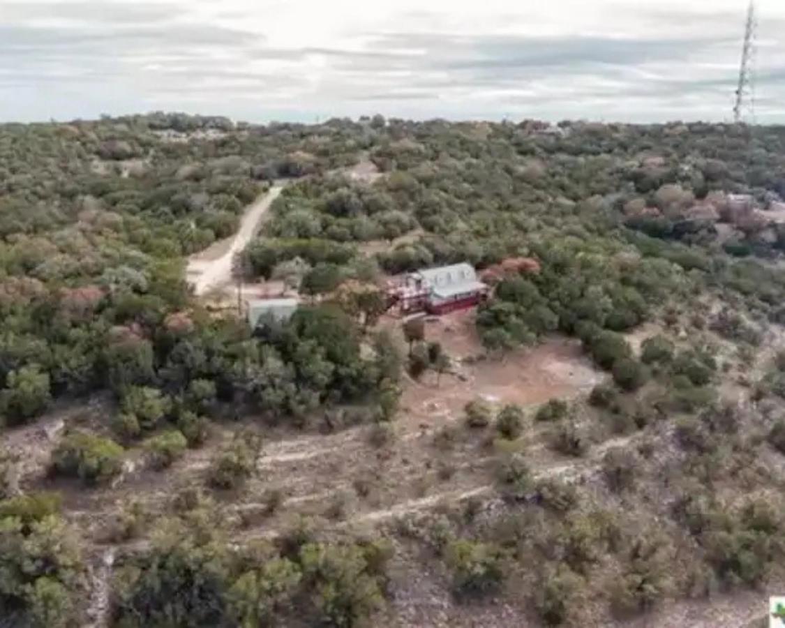 Entire 2Br 2Ba Hilltop View Home Sleeps 8 Pets 4 Acres Jacuzzi Central Ac Kingbeds Free Wifi-Parking Kitchen Washerdryer Starry Terrace Two Sunset Dining Patios Grill Stovetop Oven Fridge Onsitewoodedhiking Wildlife Coveredpatio4Pets & Birds Singing! Marble Falls Exterior foto