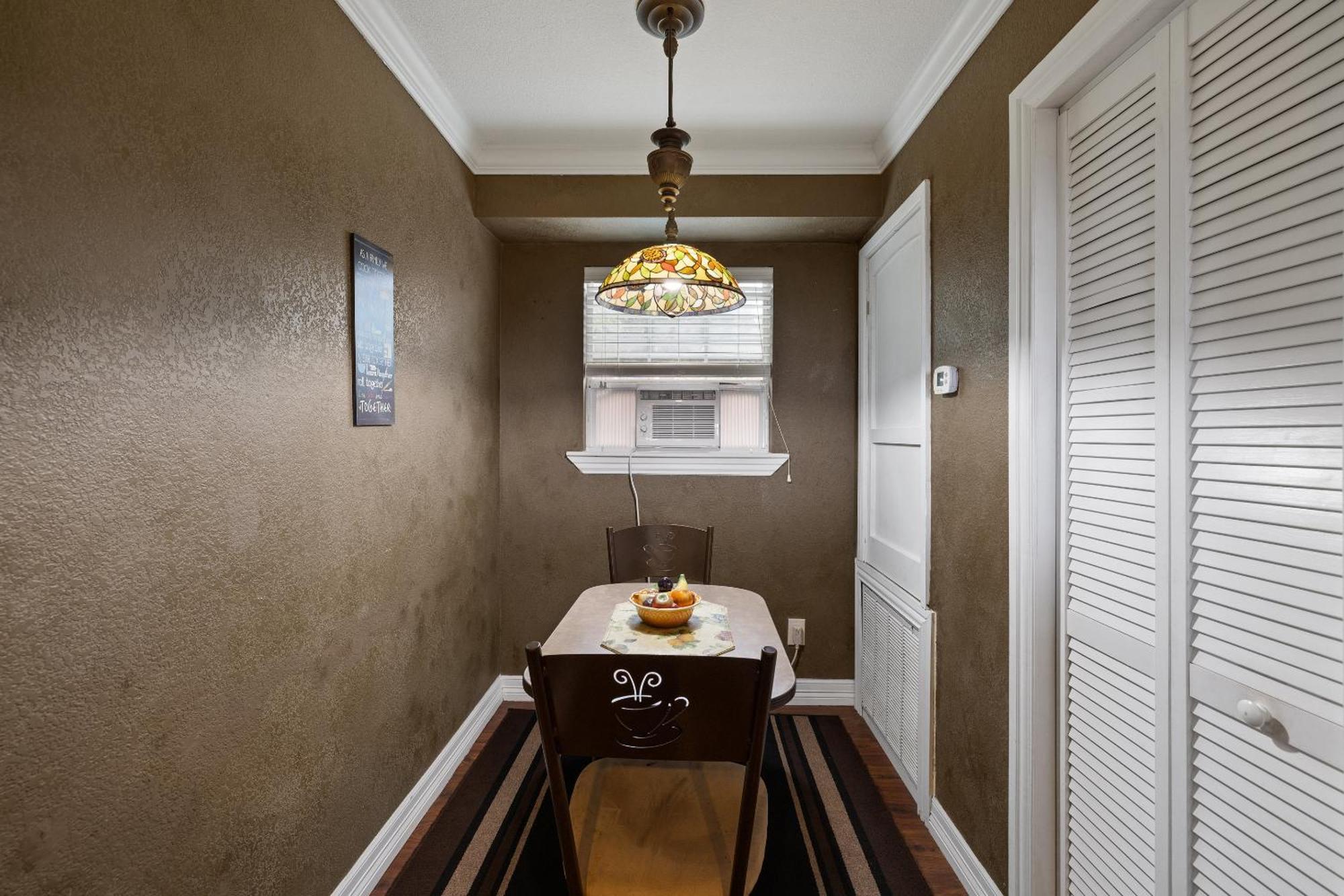 Entire 2Br 2Ba Hilltop View Home Sleeps 8 Pets 4 Acres Jacuzzi Central Ac Kingbeds Free Wifi-Parking Kitchen Washerdryer Starry Terrace Two Sunset Dining Patios Grill Stovetop Oven Fridge Onsitewoodedhiking Wildlife Coveredpatio4Pets & Birds Singing! Marble Falls Exterior foto