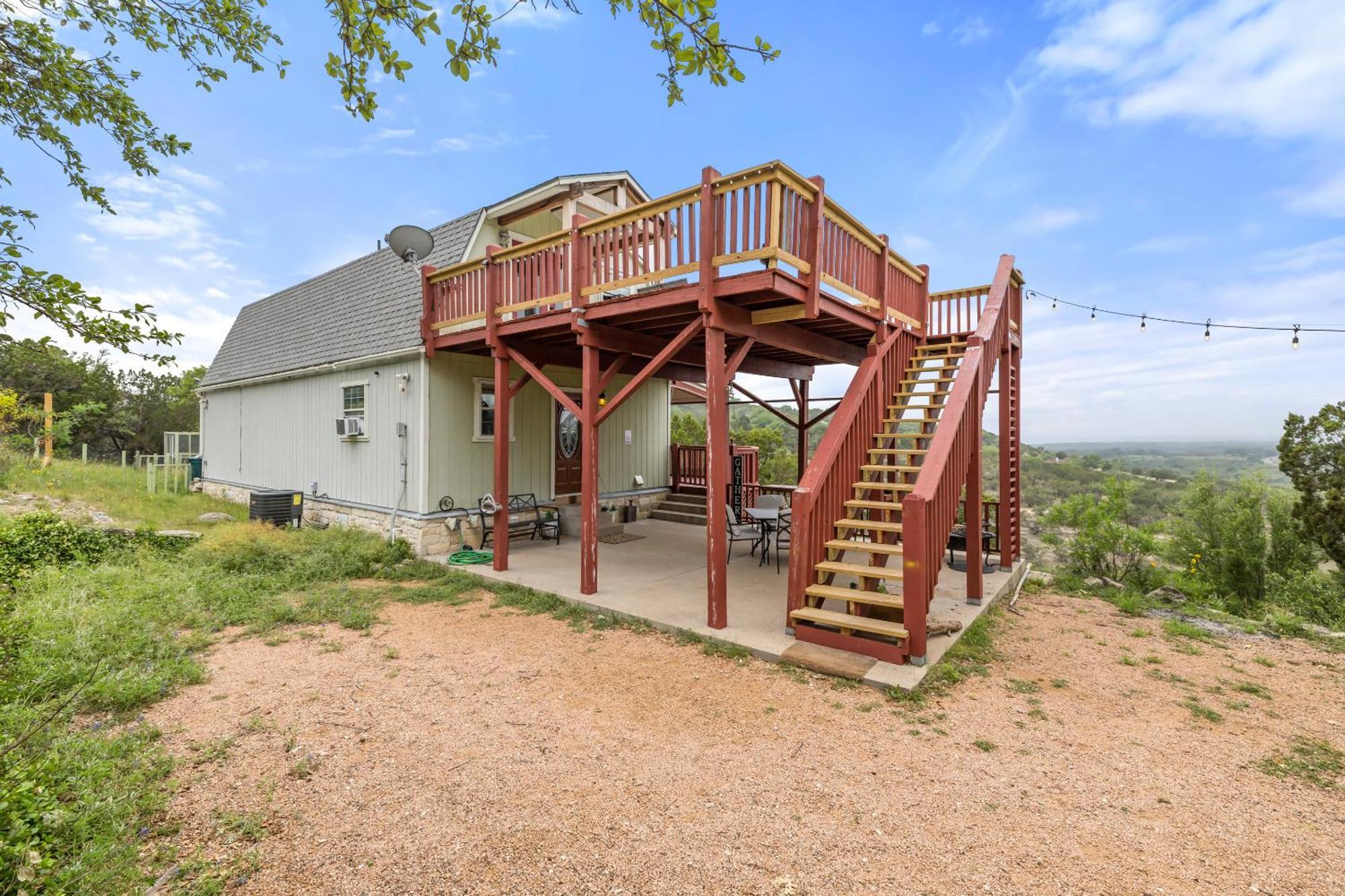 Entire 2Br 2Ba Hilltop View Home Sleeps 8 Pets 4 Acres Jacuzzi Central Ac Kingbeds Free Wifi-Parking Kitchen Washerdryer Starry Terrace Two Sunset Dining Patios Grill Stovetop Oven Fridge Onsitewoodedhiking Wildlife Coveredpatio4Pets & Birds Singing! Marble Falls Exterior foto