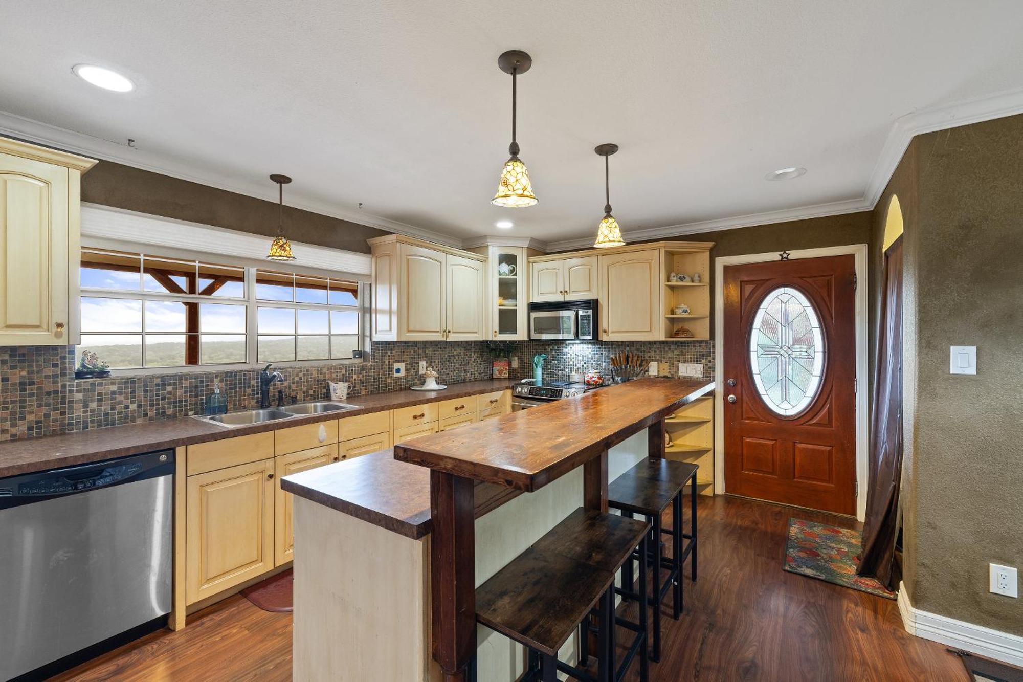 Entire 2Br 2Ba Hilltop View Home Sleeps 8 Pets 4 Acres Jacuzzi Central Ac Kingbeds Free Wifi-Parking Kitchen Washerdryer Starry Terrace Two Sunset Dining Patios Grill Stovetop Oven Fridge Onsitewoodedhiking Wildlife Coveredpatio4Pets & Birds Singing! Marble Falls Exterior foto
