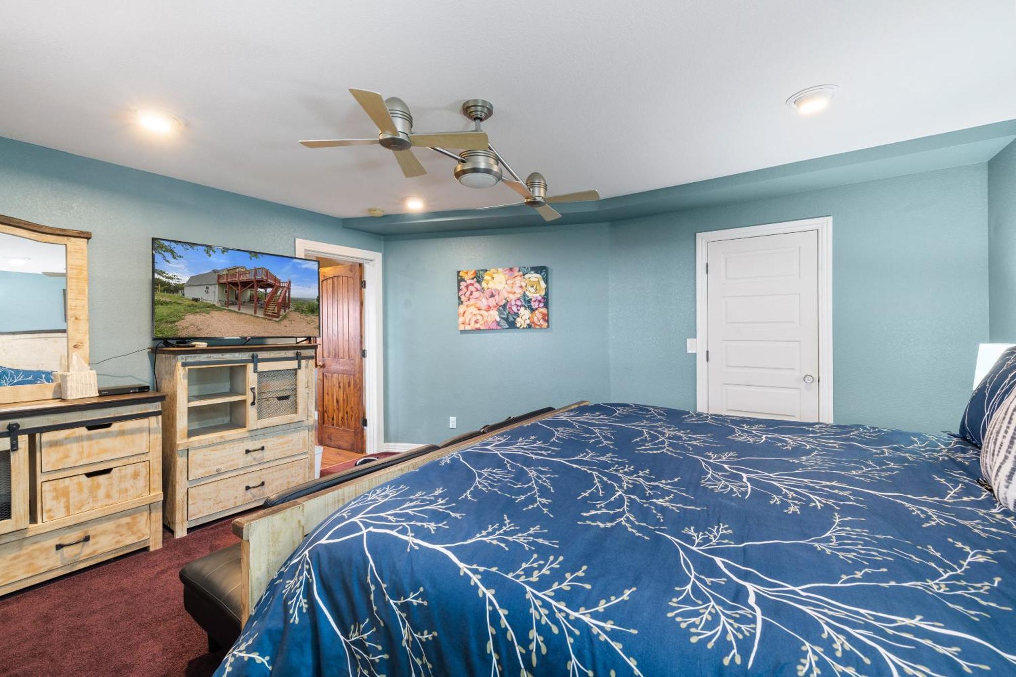 Entire 2Br 2Ba Hilltop View Home Sleeps 8 Pets 4 Acres Jacuzzi Central Ac Kingbeds Free Wifi-Parking Kitchen Washerdryer Starry Terrace Two Sunset Dining Patios Grill Stovetop Oven Fridge Onsitewoodedhiking Wildlife Coveredpatio4Pets & Birds Singing! Marble Falls Exterior foto
