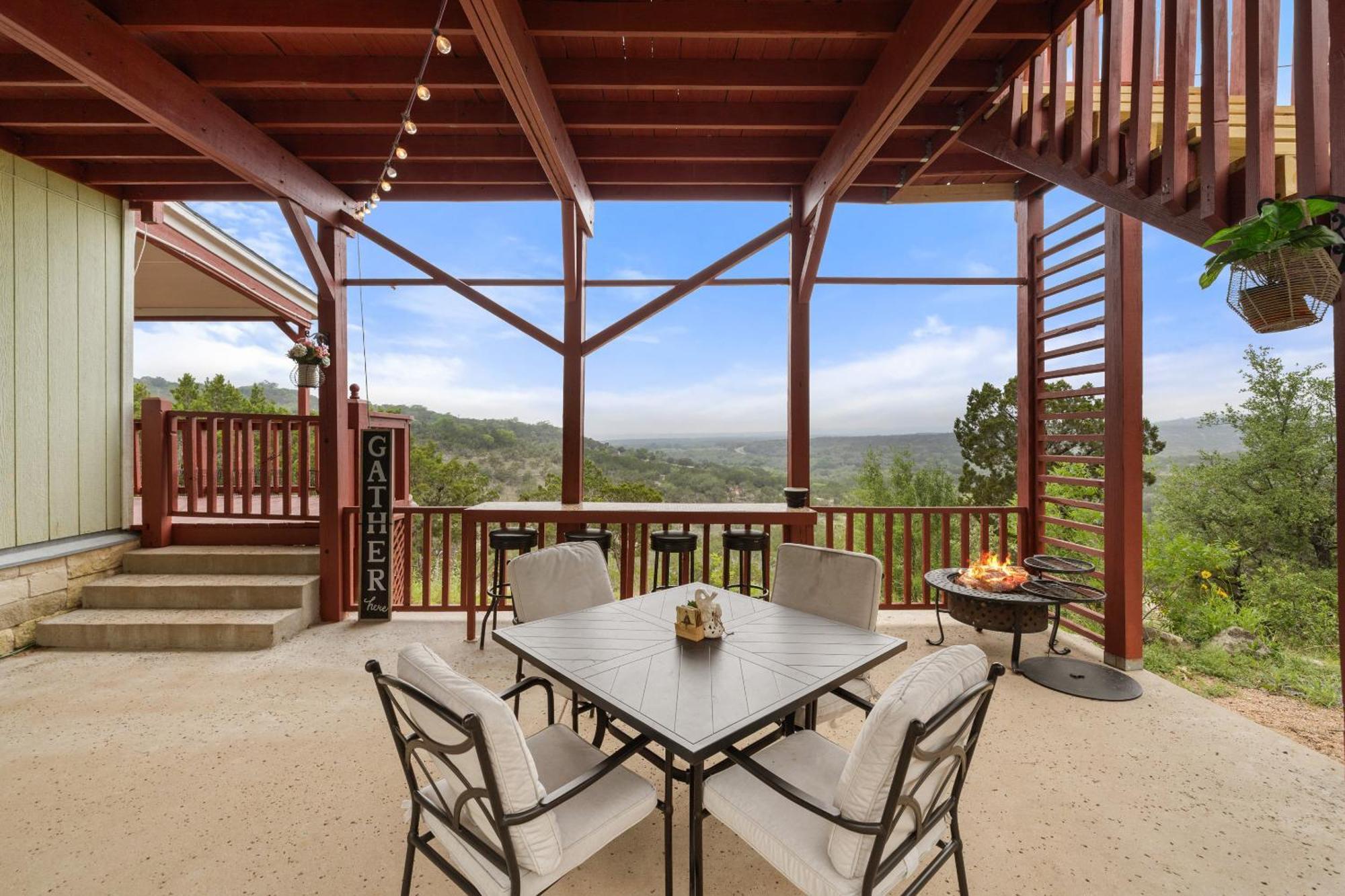 Entire 2Br 2Ba Hilltop View Home Sleeps 8 Pets 4 Acres Jacuzzi Central Ac Kingbeds Free Wifi-Parking Kitchen Washerdryer Starry Terrace Two Sunset Dining Patios Grill Stovetop Oven Fridge Onsitewoodedhiking Wildlife Coveredpatio4Pets & Birds Singing! Marble Falls Exterior foto