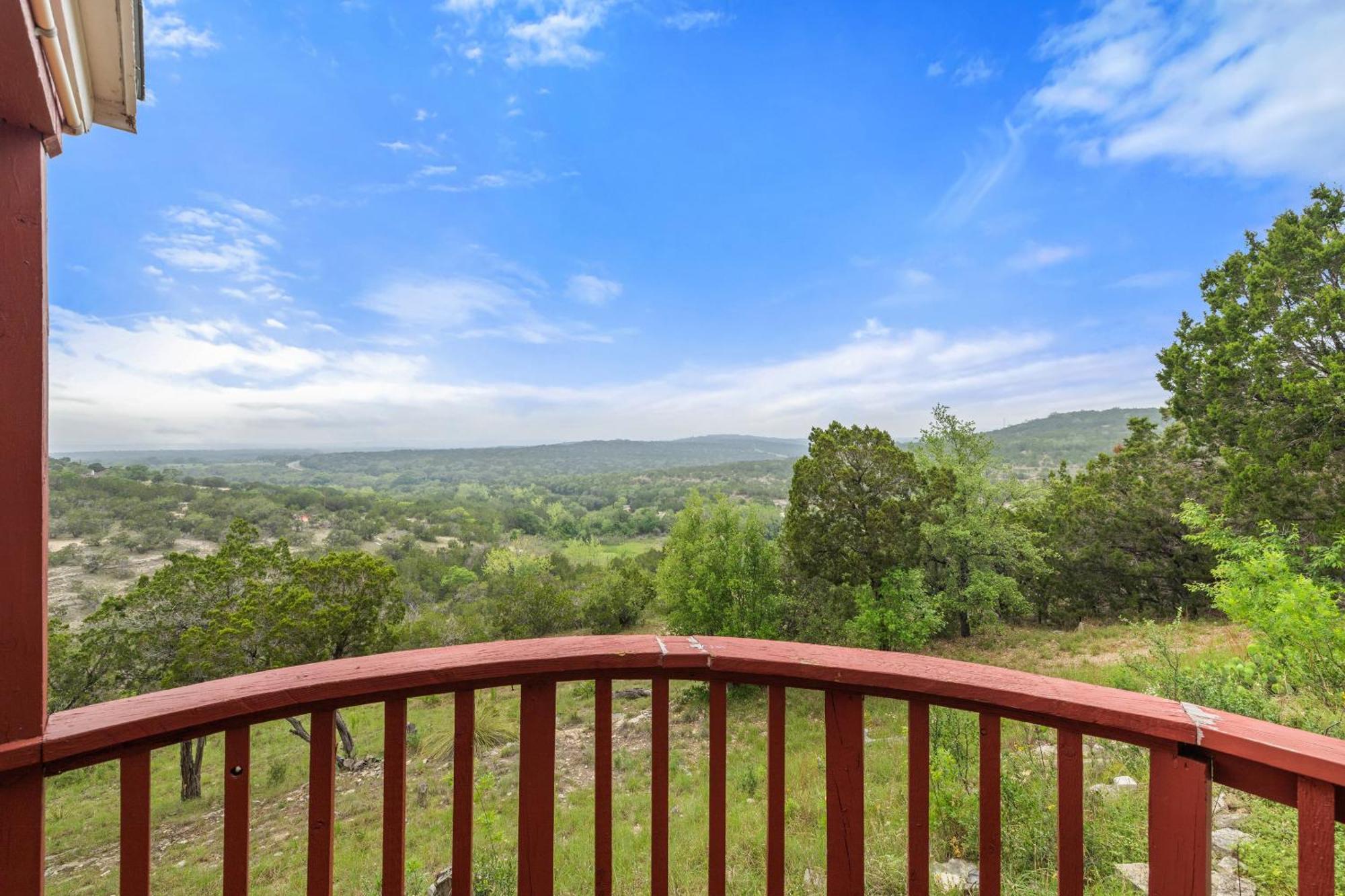 Entire 2Br 2Ba Hilltop View Home Sleeps 8 Pets 4 Acres Jacuzzi Central Ac Kingbeds Free Wifi-Parking Kitchen Washerdryer Starry Terrace Two Sunset Dining Patios Grill Stovetop Oven Fridge Onsitewoodedhiking Wildlife Coveredpatio4Pets & Birds Singing! Marble Falls Exterior foto